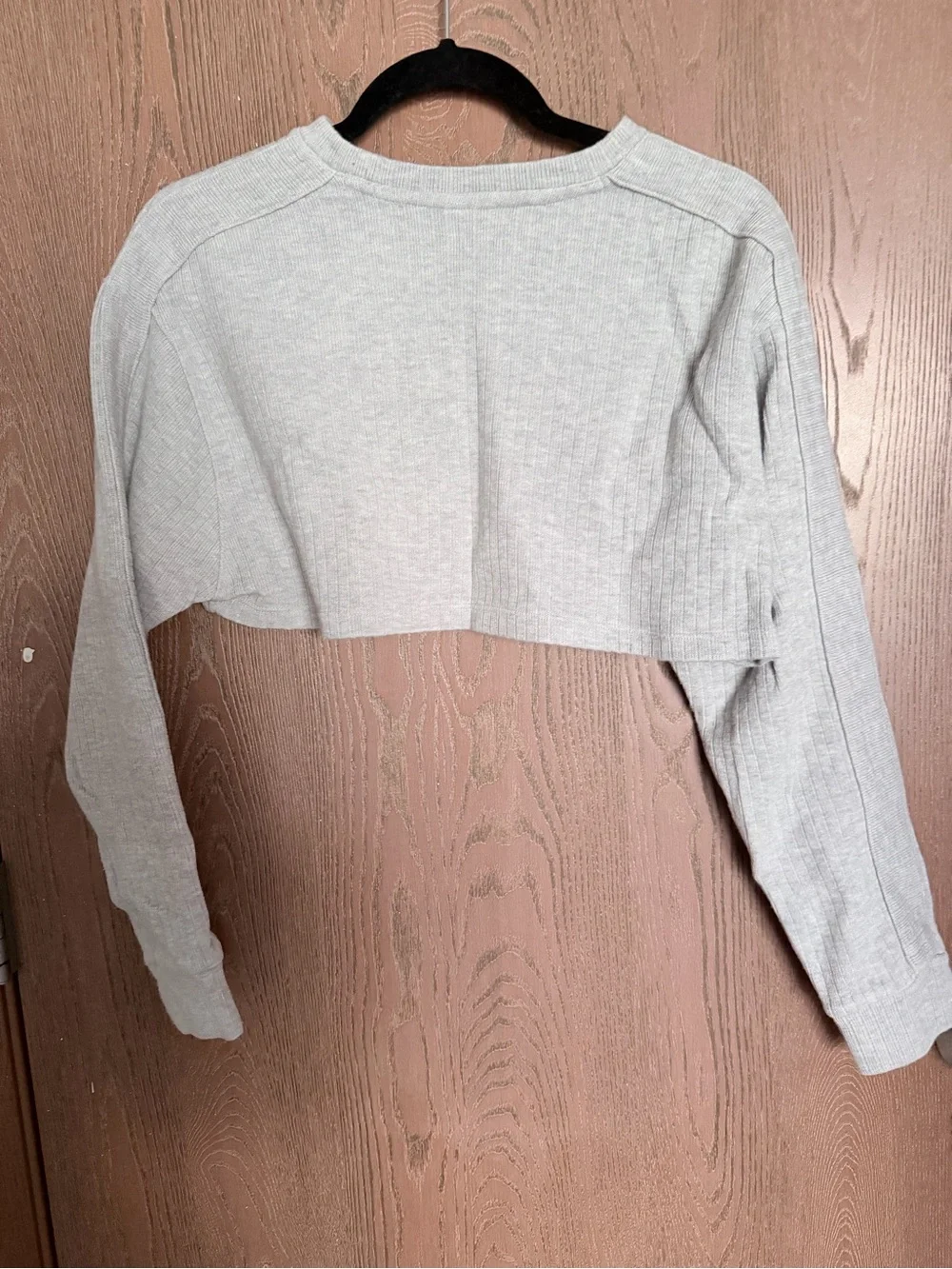 Nike Light Gray Ribbed Cropped Long-Sleeve Top